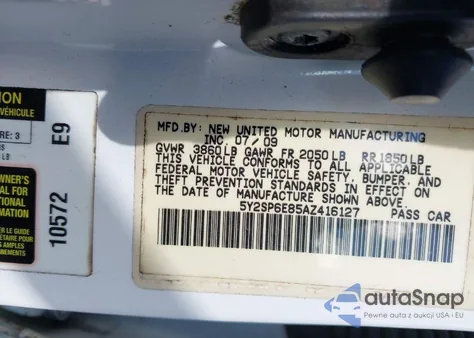 2010 Pontiac Vibe z USA, uszkodzony, nr VIN 5Y2SP6E85AZ416127
